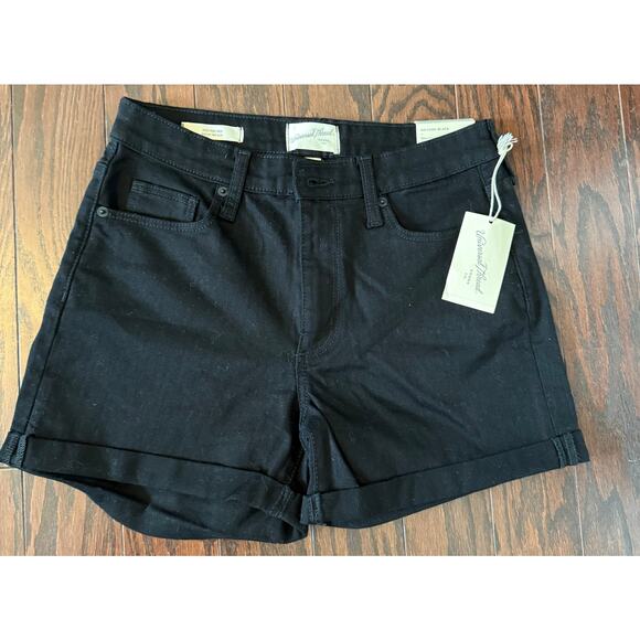 Universal Thread | high rise midi no fade black shorts women’s 6 NWT - Picture 1 of 6